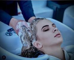 IT. Salon Juliet Thompson