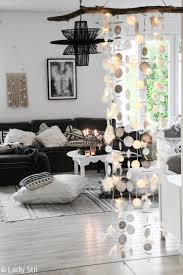 Diy Muschelvorhang Als Raumteiler Oder Sichtschutz Mit Lichterkette Fur Mehr Gemutlichkeit Ich Zeig Euch Raumteiler Vorhang Raumteiler Raumteiler Selber Bauen