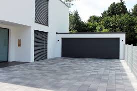 Doppelgarage Mit Sectionaltor Garagenbau Th Gross Gmbh Garagenbau Doppelgarage Haus Aussen