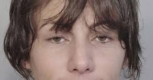 Woman charged with fleeing, resisting arrest