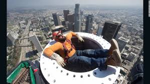 Sign up to receive our rundown of the day's top stories direct to your inbox. Can Tallest Skyscraper In La Survive An Earthquake Cnn Style
