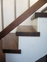 Stufen Auf Betonkern Holz Das Original Direkt Vom Hersteller Unnerstall Treppen In 2020 Treppe Holzstufen Und Holztreppe