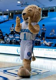 Columbia University Lions It Is Believed That The School Adopted The Nickname Lions As A Reference To The Institution S Ro Mascot Live Mascot King George Ii