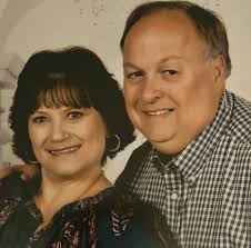 Is it just me or do Amanda Schull and the female doctor in Martha's  Vineyard Mysteries look and sound similar?