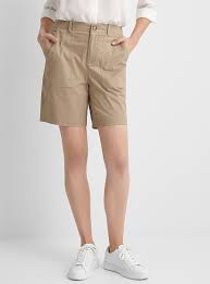 Pour finaliser sa tenue, elle fait confiance à la nouvelle ligne de maroquinerie aussi abordable que désirable, avec des sacs en cuir pour femme dans une réelle continuité des collections de. Shorts Et Bermudas Pour Femme Simons Canada