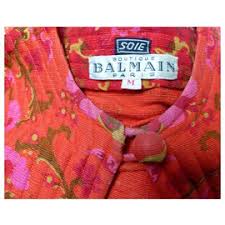 While the influences from both countries created different patterns and features, the kimono fabric for both influences has traditionally been made of satin weaves or silk. Second Hand Balmain Coats Joli Closet