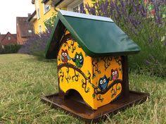 Design Nisthaus Vogelvilla Von Made In Lelm Selbst Gefertigt Und Von Hand Bemalt Sind Meine Vogelhauser Ein Farbenfroher Bli Vogelhauschen Vogelvilla Haus