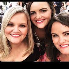 Rachel Halpin's Instagram, Twitter & Facebook