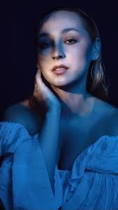 Walkin' into a weekend winter wonderland with this fab-u-lous #portrait of  @sheeza_woman by @smkphotog! ❄️ Steven lit this scene "with just 2 Einstein  e640 lights. Both with simple 7" reflector dishes -