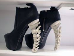 Tumblr Loytohdgxs1qibrh2o1 250 Jpg 250 188 Heels Goth Shoes Crazy Shoes