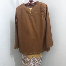 Bj15100 glamorously enchanting to the last stitch, this stunning baju kurung by ethnic chic will have you in awe with its ruffled. Baju Kurung Kedah Batik Coklat Shopee Malaysia