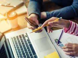 Bisnis adalah suatu pengertian yang sangatlah sederhana yaitu kegiatan yang dilakukan oleh perorangan ataupun oleh sebuah organisasi uang yang sedang melakukan suatu kegiatan penjualan barang ataupun jasa kepada orang yang membutuhkan. Begini Jenis Dan Contoh Digital Marketing Agar Bisnis Berkembang