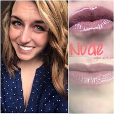 Nude is beautiful 😍😍😍 The color blend is for me Credit to the owner