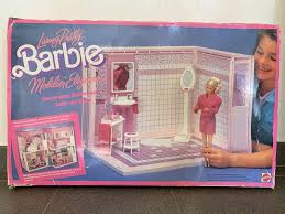 Living Pretty Barbie Mobilier Elegance Decorator Bathroom Salle De Bain En 2020 Grande Maison De Poupee Barbie Salle De Jeux Moderne