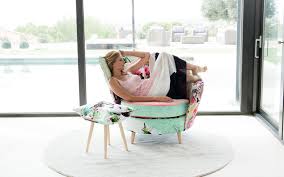 Venez essayer nos fauteuils relax releveur dans votre magasin de. Fauteuil Matelasse Asymetrique Pivotant Contemporain Salon Nantes Par Story France Houzz