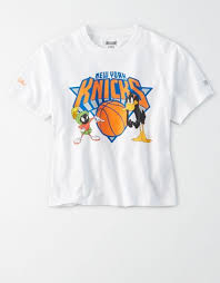 Download as svg vector, transparent png, eps or psd. Tailgate Women S Ny Knicks X Looney Tunes Cropped T Shirt In 2020 Ny Knicks Knicks Looney Tunes