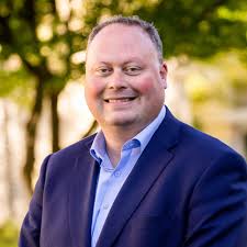 Michael Visser's Instagram, Twitter & Facebook