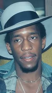 A little Sunday sexy music.💋☮️🤟🏿 "Feel Like Makin' Love" is a song  composed by singer-songwriter and producer Eugene McDaniels, and recorded  originally by soul singer-songwriter Roberta Flack. The song has been  covered