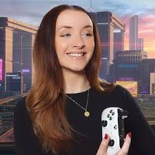 Lucy🧃 (@lucyjrobyn)