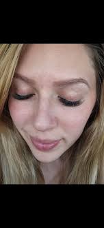 Lash tech with hypoallergenic/sensitive products needed