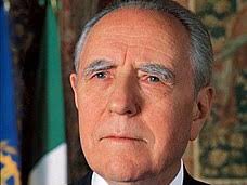 Instead of azeglio, the street marker said azelio. Ciampi Il Presidente Che Rispetto Il Senso Della Storia Il Torinese