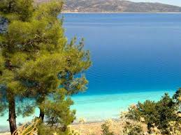 Stromatolit oluşumlarına uygun jeobiyokimyasal bir ekolojik sürece sahip olmasıdır. Salda Golu Lake Salda Salda Golu Burdur Turkiye Geziler Manzara Doga