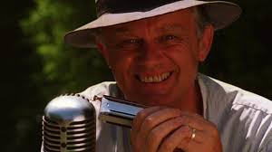 Acclaimed Dingoes' singer and musician Broderick Smith