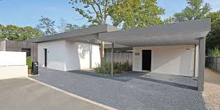 Atelier Scenario Architectes Facade D Entree Avec Patio Central Et Platane Conserve Maison Architecte Architecte Maison Contemporaine