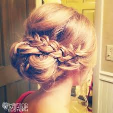 Sasha pieterse in new photoshoot tests 3 wedding hairstyles for cosmopolitan. Another 25 Bridal Hairstyles Wedding Updos Confetti Daydreams Hair Beauty At Repinned Net
