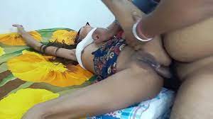 मकान मालकिन भाभी की गान्ड चुदाई की बोली दर्द हो रहा है - XVIDEOS.COM