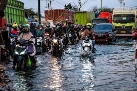 Kalau dia enggak jadi juga 2021 selesai, ya jadi milik pemerintah. Pantai Mutiara Banjir Begini Cara Menangani Motor Terendam Air Laut
