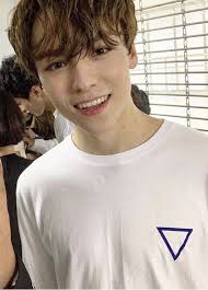 He is interested in fashion and owns quite a lot of hats. Vernon Seventeen Vernon Seventeen Seventeen Seventeen Kpop