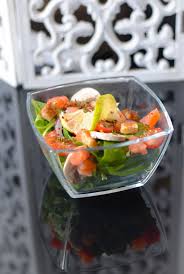 Salade Fraicheur Aux Pousses D Epinards Et Saumon Fume Plume Prose En 2020 Salade Fraicheur Saumon Fume Salade