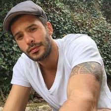 4 357 Me Gusta 92 Comentarios Baris Arduc Brasil Barisarducbrasil En Instagram Bom Dia Uma Turkish Actors Men Mens Tshirts