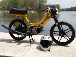 Garage Build Pretty Sweet Moped Moped Motorbike Design Vintage Bikes