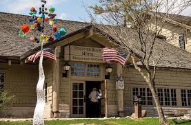 Michael will also be featuring many of the gospel hits that started elvis' career. Luxury Cabins Near Starved Rock Starved Rock Country