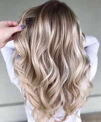Just looking at her blonde hair makes me regret changing my color from blonde to brown. Vanilla Chai The Trendiest Hair Colour For Fall Winter 2018