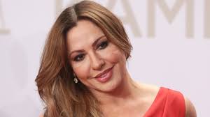 Since april 2010, sophia is a candidate for 'let's dance' and is the favorite according to the jury. Zu Viel Hass Simone Thomalla Verabschiedet Sich Von Facebook Stern De