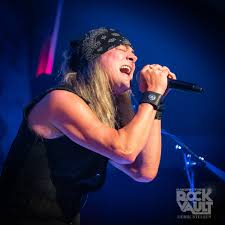 Rocker johnny solinger, best known as the front man for skid row for more than 15 years, has died. Qe3oyotda8xjtm