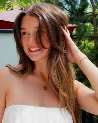 Create the perfect stack ✨ Louie Diamond Signet ring is a timeless piece.  Delicately & bold at the same time. Add a pop of sparkle to your everyday  look. You can't go