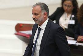 Maddesi uyarınca, sadece yazıların sahibi olan köşe yazarlarının ad soyad bilgileri, yazı sahibi gazete bilgisi. Aytunc Erkin Kim Bu Kral Ciplak Diyen Ayhan Bilgen Sozcu Gazetesi