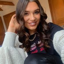 Chloe Mackay's Instagram, Twitter & Facebook