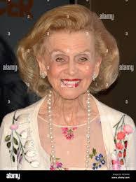 Diane Farrah's Instagram, Twitter & Facebook