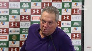 Abel braga a été nommé entraîneur de cruzeiro, en remplacement de rogério ceni. Abel Braga Rasga Elogios A Volante Do Gremio Joga Futebol De Salao Dentro Do Campo Torcedores Noticias Sobre Futebol Games E Outros Esportes
