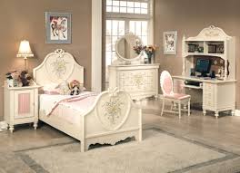 Our youth furniture bedroom sets in neutral styles and colors would make great furniture pieces your kids can grow with. 30 Vintage Kids Rooms That Stand The Test Of Time