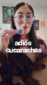 ¿Aplastar una cucaracha? 🤔 Según la ciencia, solo elimina una… y puede  hasta empeorar el problema. 🪳, ✨ Las cucarachas liberan feromonas de  alarma que atraen a otras y no resuelven una infestación. ...
