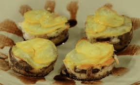 L'insalata di funghi e patate è un piatto tipicamente autunnale e davvero molto gustoso; Dall Antipasto Al Contorno Tortino Di Patate Funghi Pecorino Toscano Dop