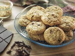 · trisha yearwood's chocolate chip cookie bars with 2 layers of cookie dough and a. Trisha Yearwood Chocolate Chip Cookies Keeprecipes Your Universal Recipe Box