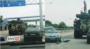 Dap, pkr dan pas menyokong dan begitu juga mca, gerakan dan mic. Kemalangan Babitkan Av8 Gempita Dan Kereta Awam Video Dailymotion