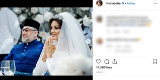 Yang dipertuan agong sultan muhammad v dilaporkan berkahwin dengan miss moscow 2015, oksana voevodina di bandar moscow, semalam. Mantan Raja Malaysia Dikabarkan Bercerai Dengan Ratu Kecantikan Rusia Merdeka Com